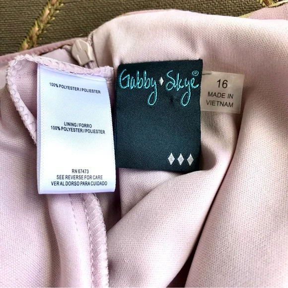 Gabby Skye Midi Dress in Pink Floral with Sharkbite Hem & Ruffled Sleeves (16) - Picture 6 of 8